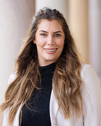 Profile photo of Dr Dani Linders in UQ's Great Court