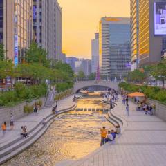 Seoul canal at dusk